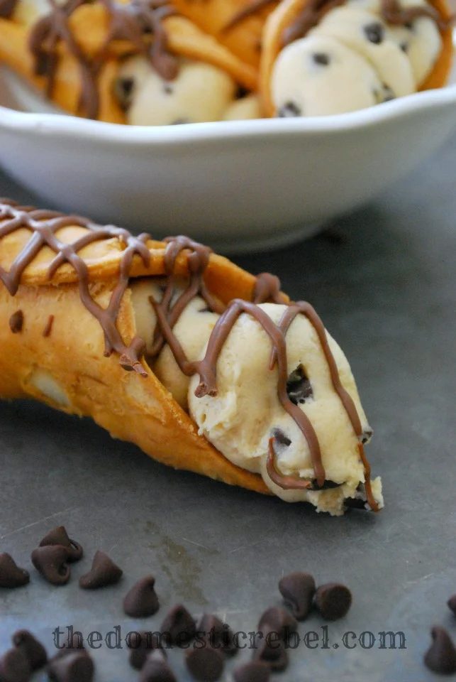 Take your love of chocolate chip cookie dough to the next level with these 16 recipes for cookie dough desserts. 16 Ways to Eat Chocolate Chip Cookie Dough ~ Tipsaholic.com #recipe