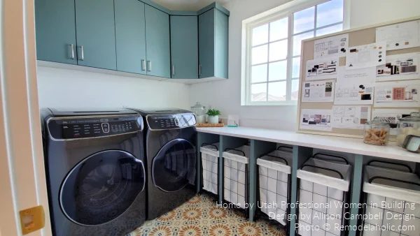 Modern Bright Laundry Room, Bekob UVPH 2021 H13