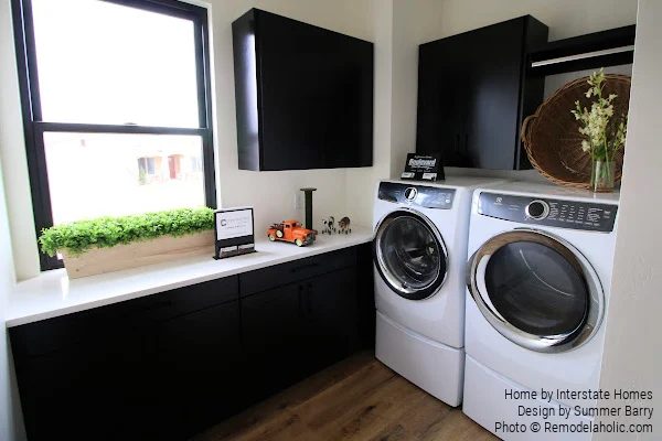 Modern Farmhouse Laundry Room With Black Cabinets, Bekob SGPH 2019 H04