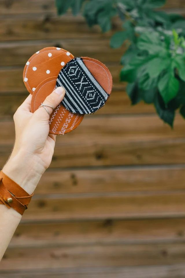Find the well fitted stocking stuffers for teens and tweens without breaking the bank. Plus some are ones you can make yourself. 20 Cool Handmade Stocking Stuffers for Tweens & Tee
