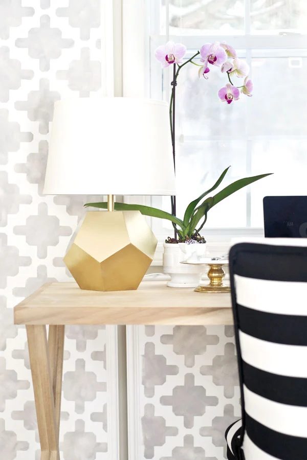 Add some real shape to your home with a few of these handmade geometric projects for furniture, wall art, and more! 20 Handmade Geometric Projects for Your Home ~Tipsaholic.com #ge