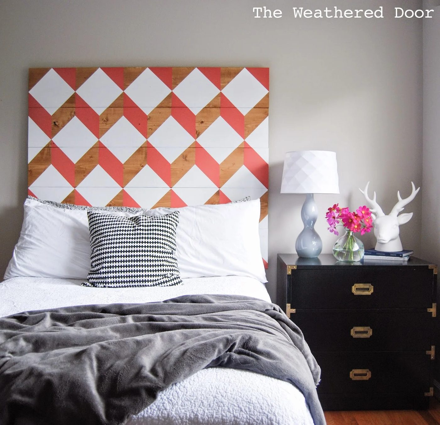 Add some real shape to your home with a few of these handmade geometric projects for furniture, wall art, and more! 20 Handmade Geometric Projects for Your Home ~Tipsaholic.com #ge