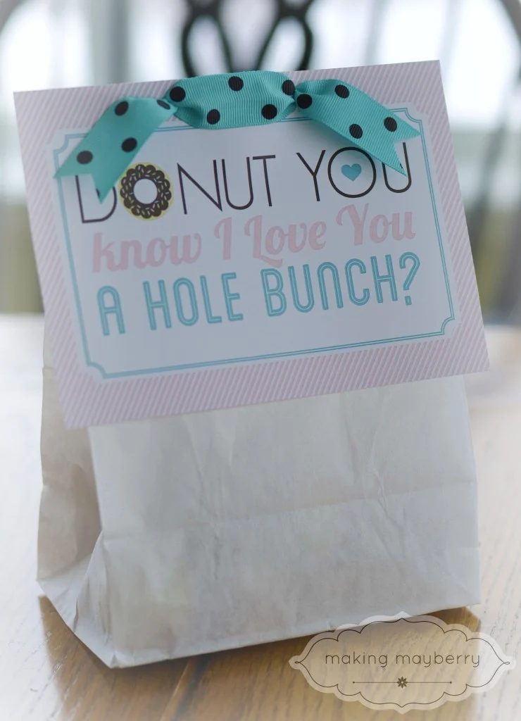 Need something a little creative for your guy this Valentine's? Get creative and whip up one of these 20 Handmade Valentines for Guys - tipsaholic, #valentines #valentinesday #Hand