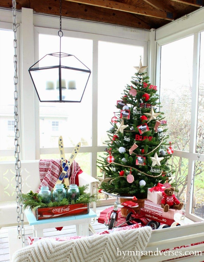 Add Some Holiday Cheer To The Entry Of Your Home With One Of These 20 Festive Christmas Porches You'll Love Featured On Bekob.com
