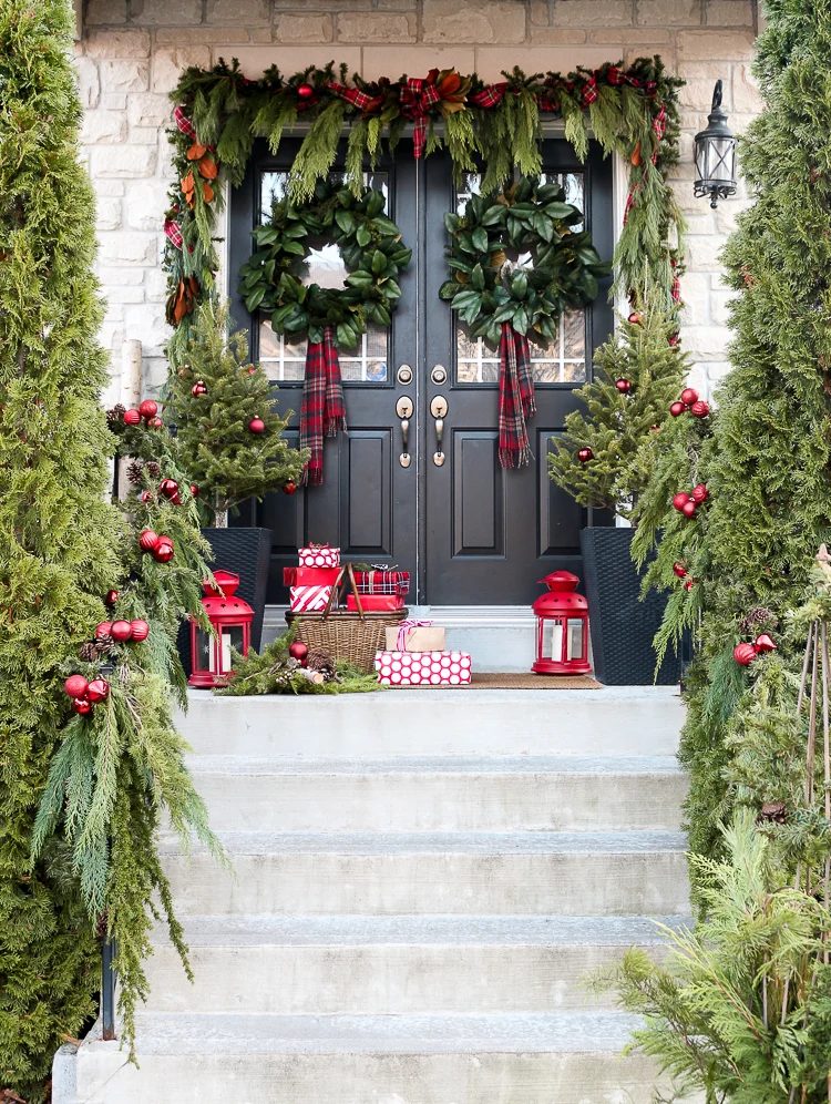 Add Some Holiday Cheer To The Entry Of Your Home With One Of These 20 Festive Christmas Porches You'll Love Featured On Bekob.com