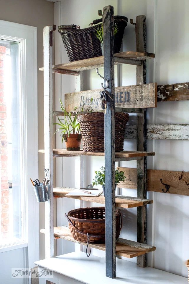 2017 Ladder Shelf In Entry 6446