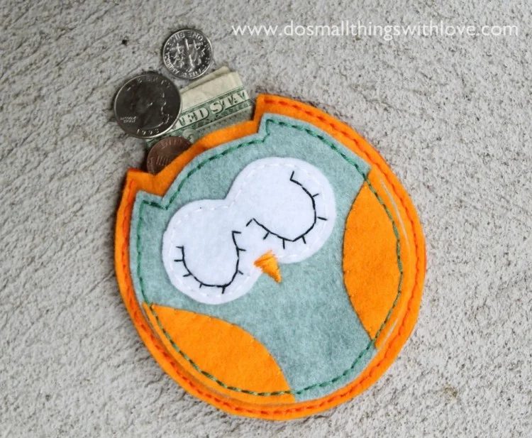 Get creative and crafty with gifts this year. All toys don't have to come from a store. Here are 20 Kid-Pleasing Handmade Stocking Stuffers - Tipsaholic, #stockingstuffers, #Handma