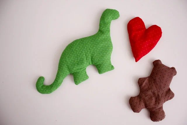 Get creative and crafty with gifts this year. All toys don't have to come from a store. Here are 20 Kid-Pleasing Handmade Stocking Stuffers - Tipsaholic, #stockingstuffers, #Handma