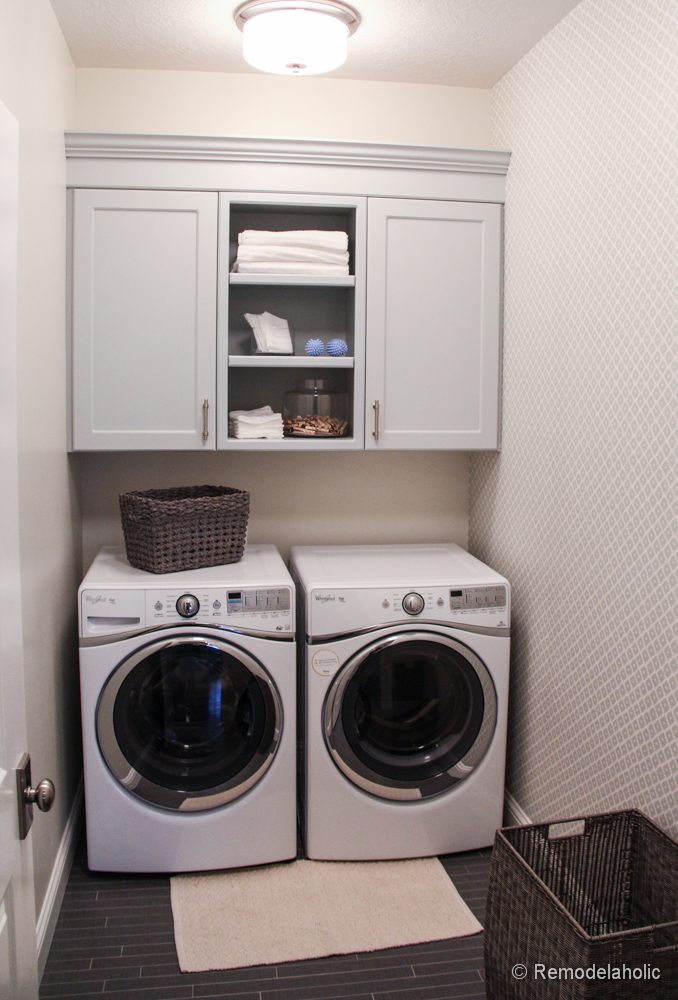 Fabulous Laundry room design options from @Bekob, direct small and functional laundry room featured on Bekob.com