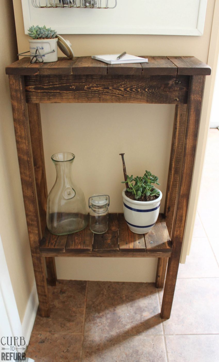 How to turn a pallet into a console table by Curb to Refurb featured on Bekob