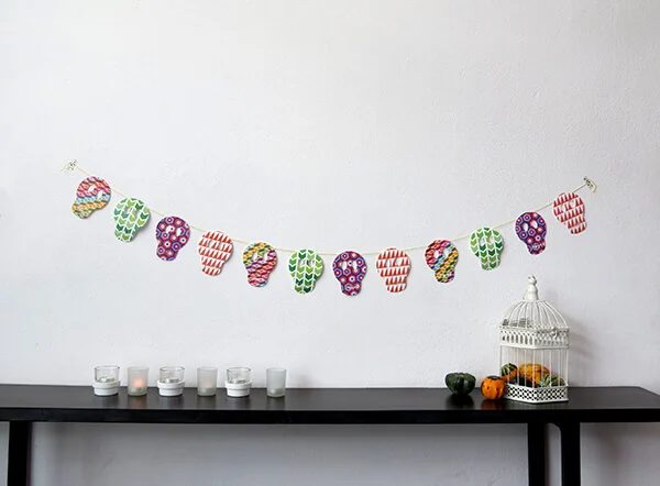 Skulls Garland 2