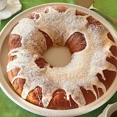 Christmas is a fun and magical day to be with family. Make it even more speical by making something delicious for breakfast. Here are 20 Tantalizing Christmas Breakfast options - T