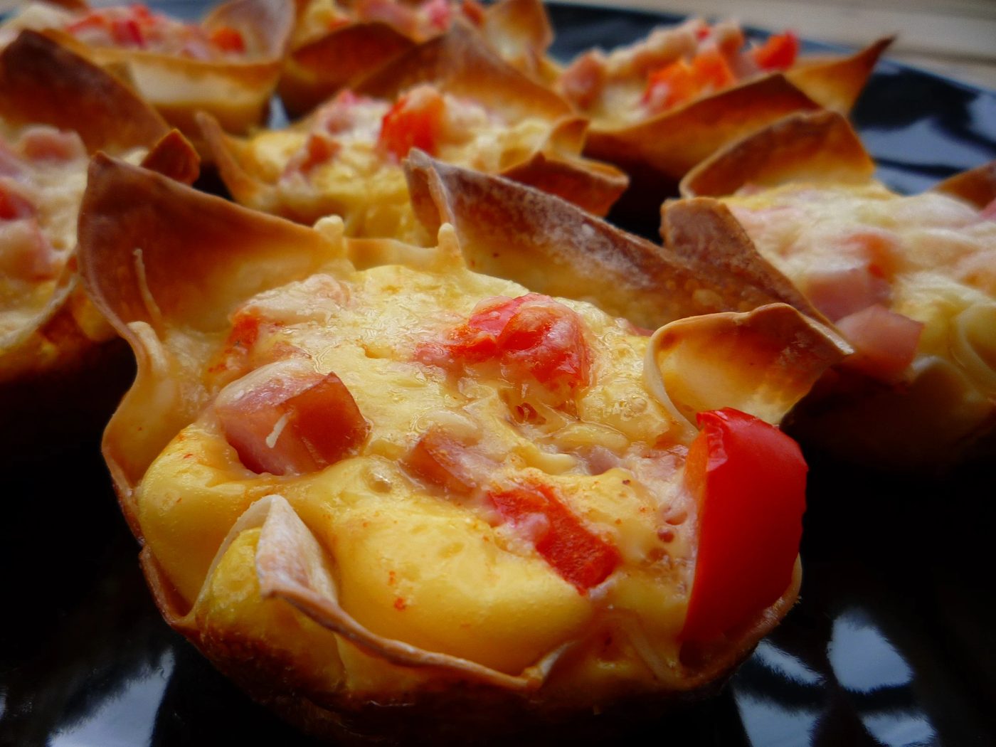 Christmas is a fun and magical day to be with family. Make it even more speical by making something delicious for breakfast. Here are 20 Tantalizing Christmas Breakfast options - T