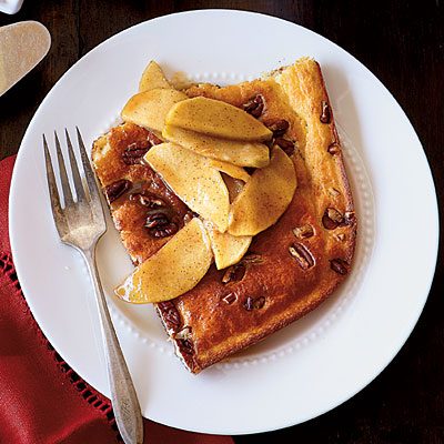 Christmas is a fun and magical day to be with family. Make it even more speical by making something delicious for breakfast. Here are 20 Tantalizing Christmas Breakfast options - T
