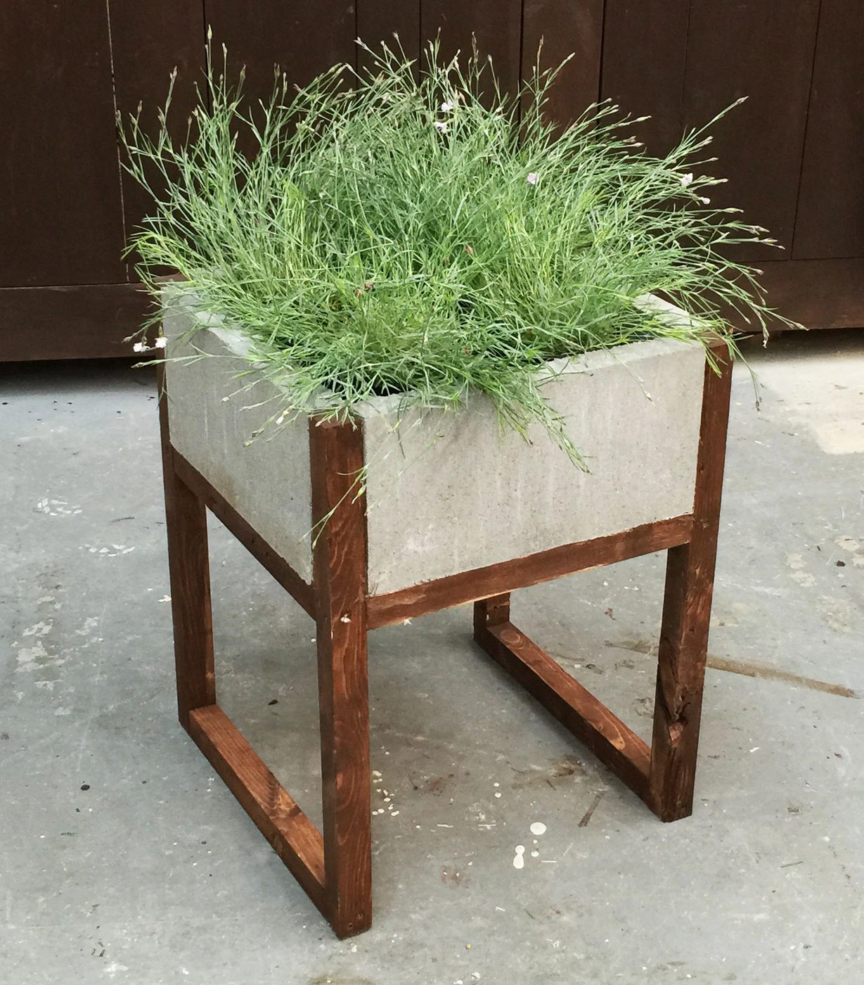 2x2 Projects, Modern Paver Planter, Ana White