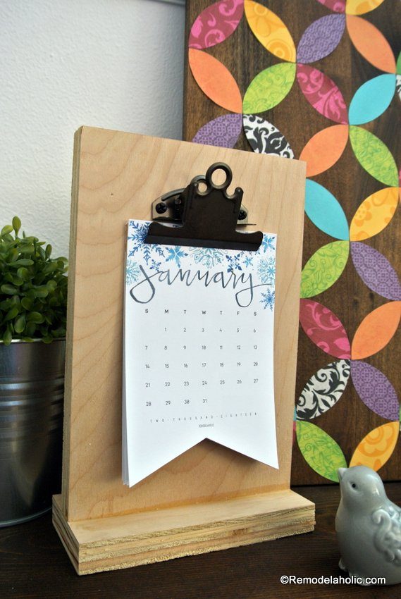 Free Printable 2018 Desk Calendar Plus straightforward Handmade Desktop Calendar Stand Or Photo Display @Remodelahol (6)