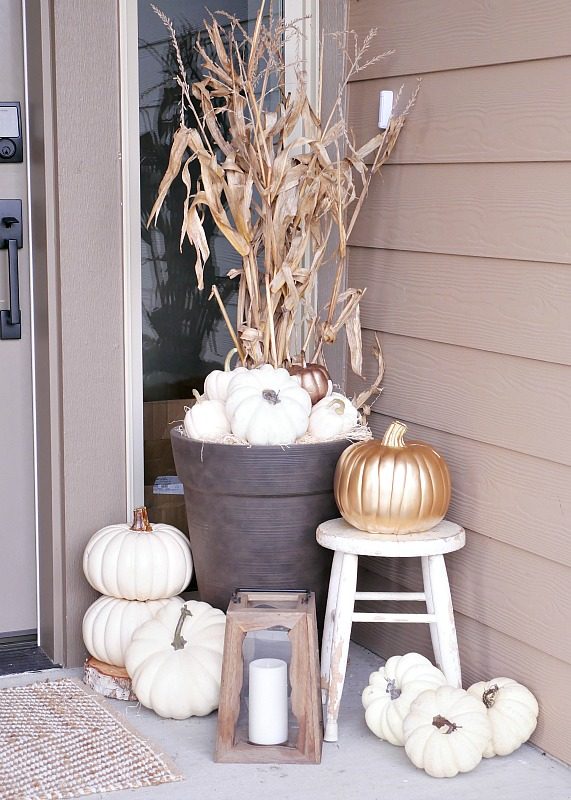 Transition From A Halloween Porch To A Thanksgiving Porch With A Few direct Changes 22 Festive Thanksgiving Porches Featured On Bekob Com