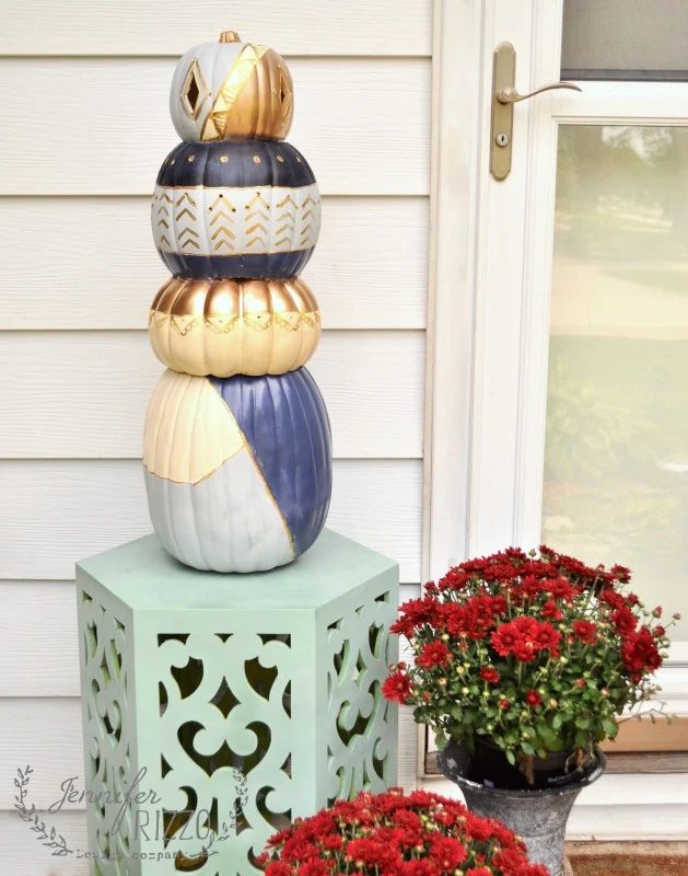 Transition From A Halloween Porch To A Thanksgiving Porch With A Few direct Changes 22 Festive Thanksgiving Porches Featured On Bekob Com