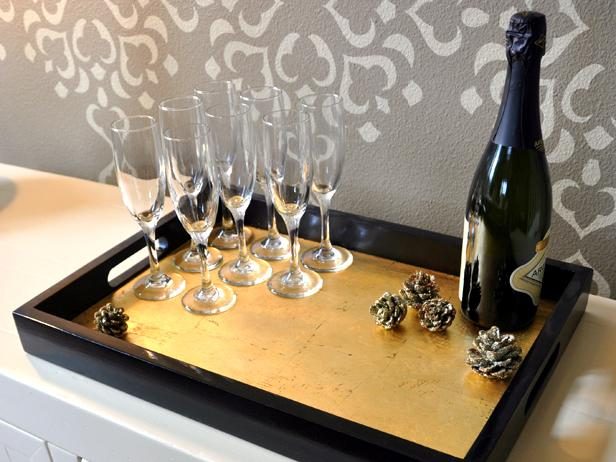 Gold is back and here to stay! Here are 25 vivid gold leaf Handmade projects to inspire you to gold leaf something in your home! 25 solid Gold Leave Handmade Projects via @tipsahol