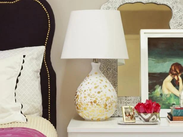 Gold is back and here to stay! Here are 25 vivid gold leaf Handmade projects to inspire you to gold leaf something in your home! 25 solid Gold Leave Handmade Projects via @tipsahol