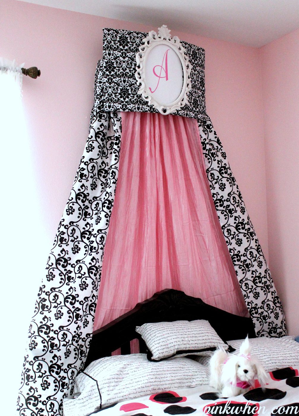 black-and-white-crown-cornice-pink-when