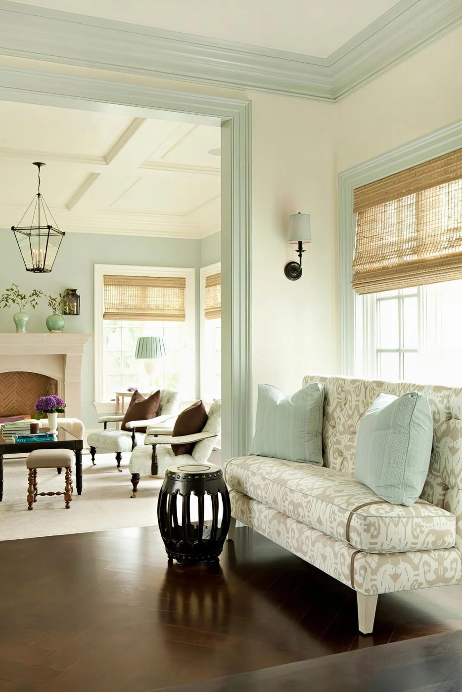3 Light Blue Trim With Cream White Walls 110811