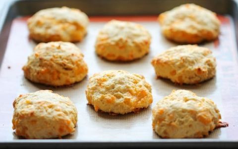 red lobster cheddar bay biscuits copycat bread recipe