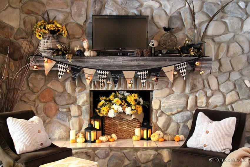 25 Halloween Decoration options for a Cute Halloween Mantel