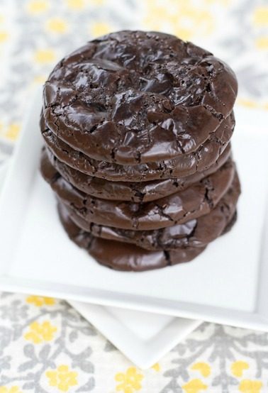 Flourless Chewy Chocolate Walnut Cookies | FOODIEaholic.com #recipe #cooking #baking #glutenfree #flourless #dessert #cookies #chocolate #walnut