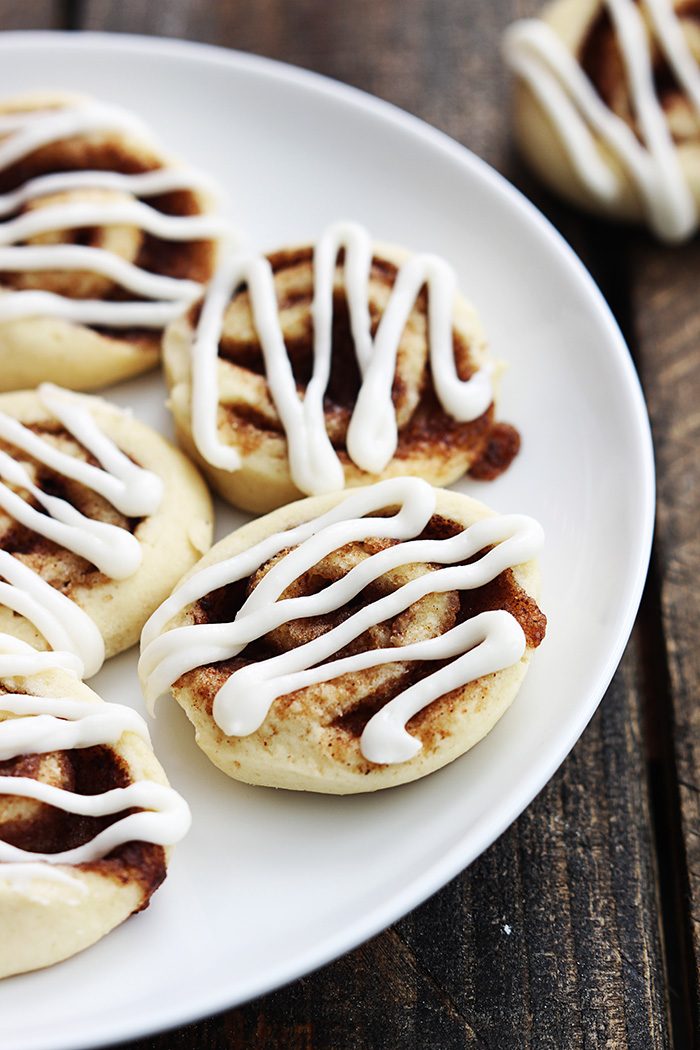 foodieaholic-cinnamon-roll-cookies-the-recipe-critic