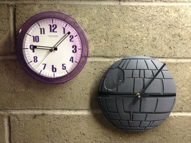 Here are 25 Handmade clock options for kids' rooms that range from adorable to ultra cool. You'll find a clock on this list that's well fitted for your kid's room! 25 Handmade Cloc