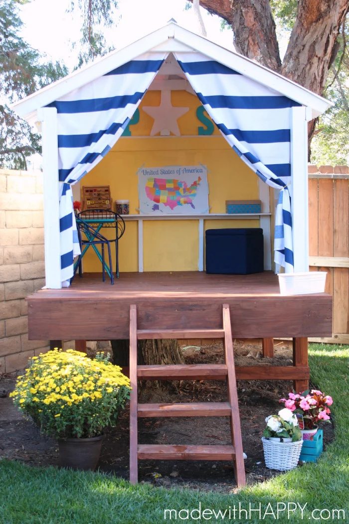 Summertime is well fitted for fort building. Elaborate or direct, kids love a great secret hideaway. Here are 25 Handmade forts for inspiration. 25 Handmade Forts to Build With You