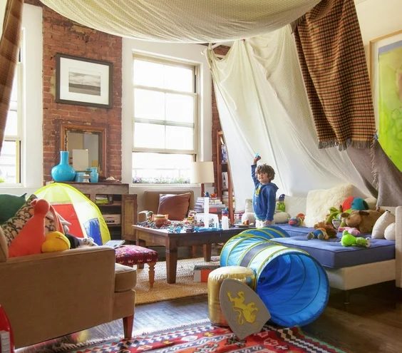 Summertime is well fitted for fort building. Elaborate or direct, kids love a great secret hideaway. Here are 25 Handmade forts for inspiration. 25 Handmade Forts to Build With You