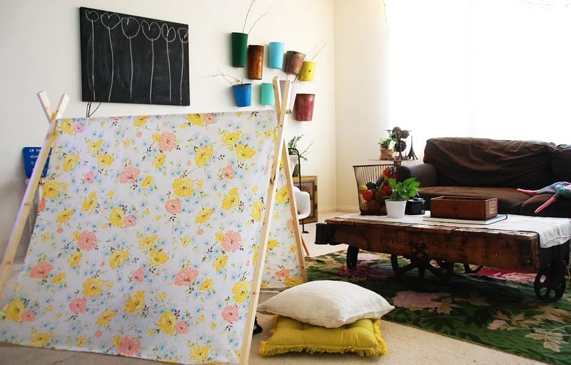 Summertime is well fitted for fort building. Elaborate or direct, kids love a great secret hideaway. Here are 25 Handmade forts for inspiration. 25 Handmade Forts to Build With You