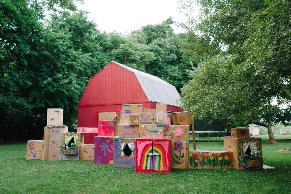 Summertime is well fitted for fort building. Elaborate or direct, kids love a great secret hideaway. Here are 25 Handmade forts for inspiration. 25 Handmade Forts to Build With You