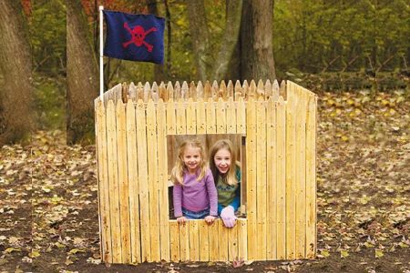 Summertime is well fitted for fort building. Elaborate or direct, kids love a great secret hideaway. Here are 25 Handmade forts for inspiration. 25 Handmade Forts to Build With You