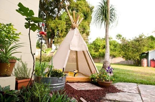 Summertime is well fitted for fort building. Elaborate or direct, kids love a great secret hideaway. Here are 25 Handmade forts for inspiration. 25 Handmade Forts to Build With You