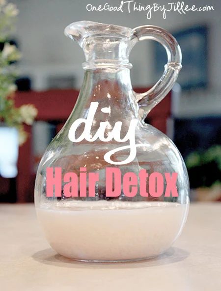 Skip the chemicals, high prices and tons of bottles, and make your own Handmade hair care products instead! It's easier than you think. Here are 25 we love! 25 Handmade Hair Care P