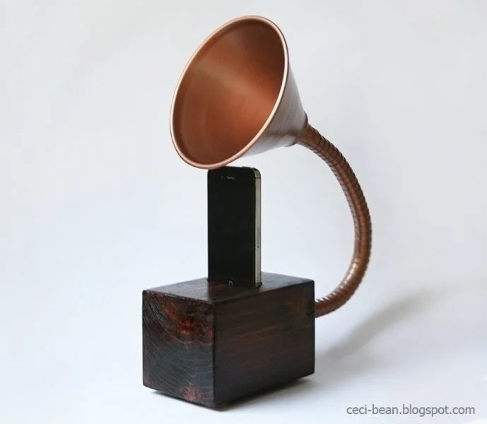 Gramophone iPhone Speaker