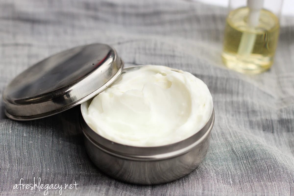 Think handmade products using essential oils are just for girls? Think again! Get your guy onboard with these essential oil recipes he'll love! 25 Essential Oil Recipes For Him - T