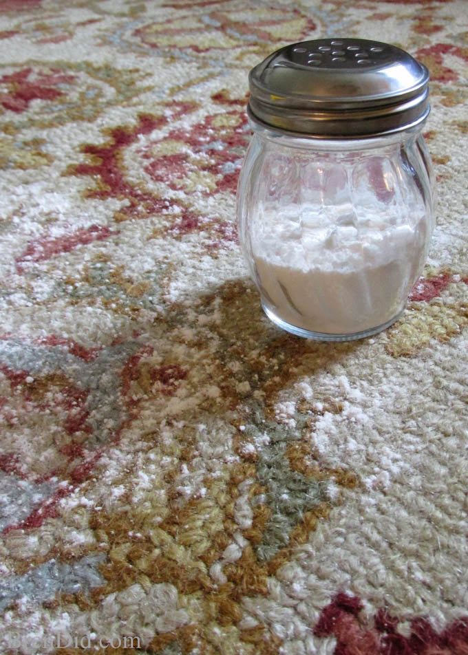 Think handmade products using essential oils are just for girls? Think again! Get your guy onboard with these essential oil recipes he'll love! 25 Essential Oil Recipes For Him - T