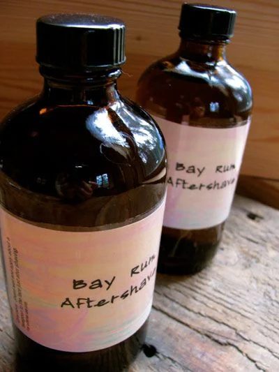 Think handmade products using essential oils are just for girls? Think again! Get your guy onboard with these essential oil recipes he'll love! 25 Essential Oil Recipes For Him - T