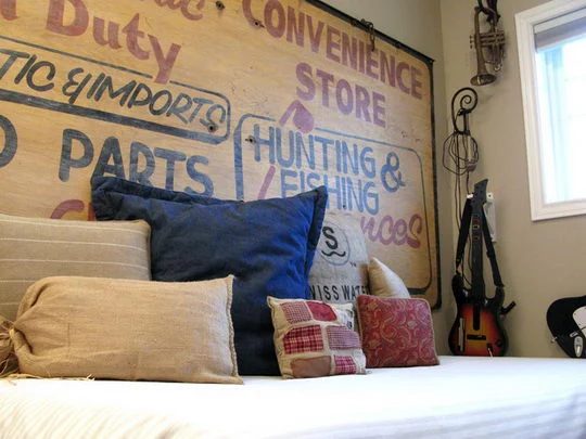 vintage-sign-headboard-design-swan