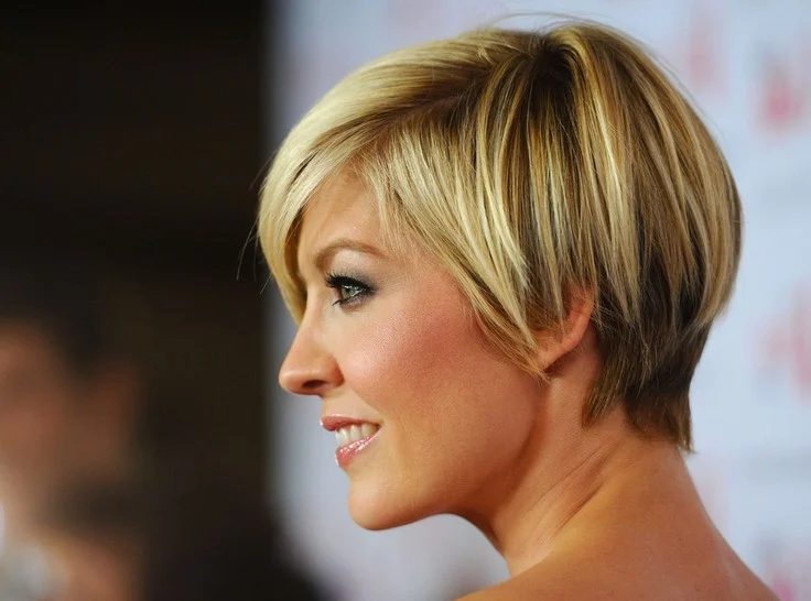 Want to breathe new life into your hair, but still a little wary of cutting? Here are 25 short haircut options for 2015 to give you some inspiration! 25 Fantastic Short Haircut Ins