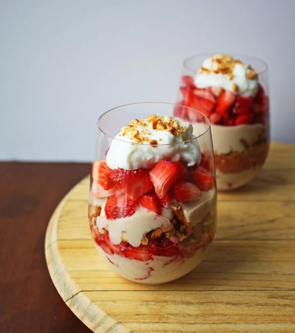 Strawberries are delicious when eaten whole, but there's so much more that you can do with strawberries! Read on to find fresh strawberry recipes! 25+ Fresh Strawberry Recipes via 