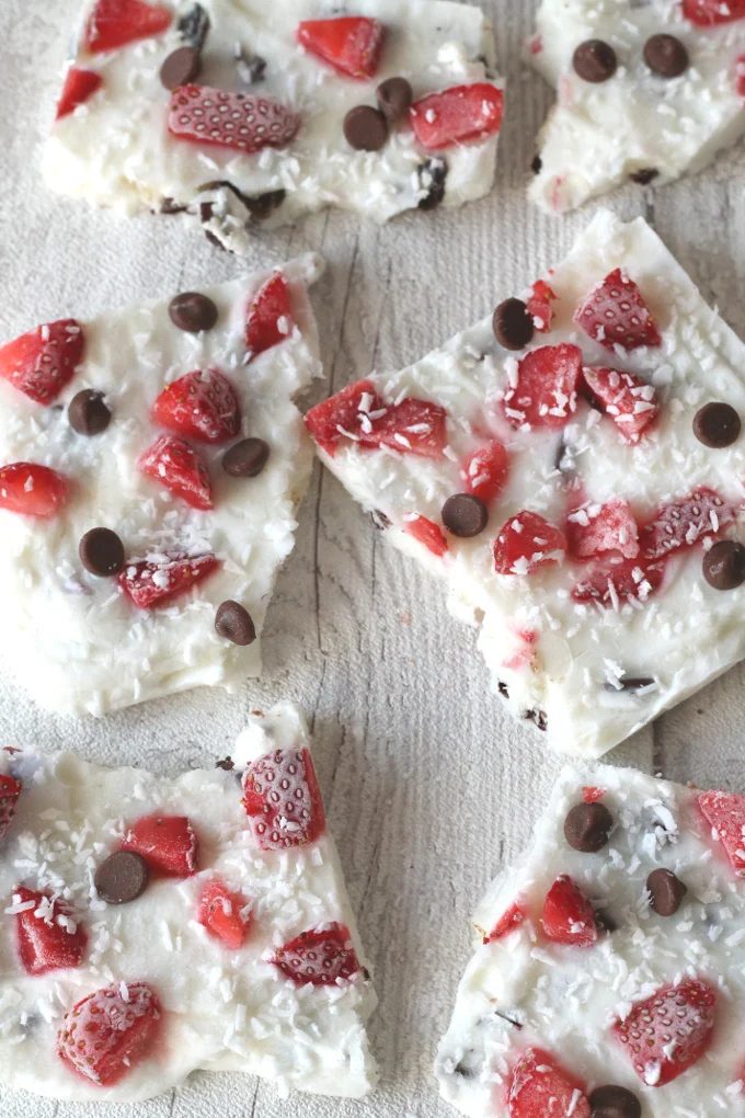 Strawberries are delicious when eaten whole, but there's so much more that you can do with strawberries! Read on to find fresh strawberry recipes! 25+ Fresh Strawberry Recipes via 