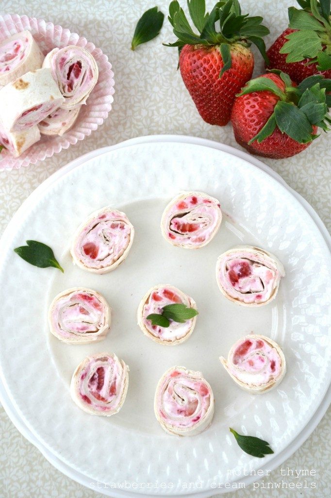 Strawberries are delicious when eaten whole, but there's so much more that you can do with strawberries! Read on to find fresh strawberry recipes! 25+ Fresh Strawberry Recipes via 