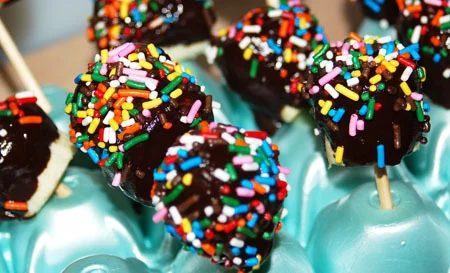From yogurt treats to frozen fruit to ice cream, a slushie, or popsicle, click on one of the 25 frozen treats links, to get these straightforward recipes to make for your next day