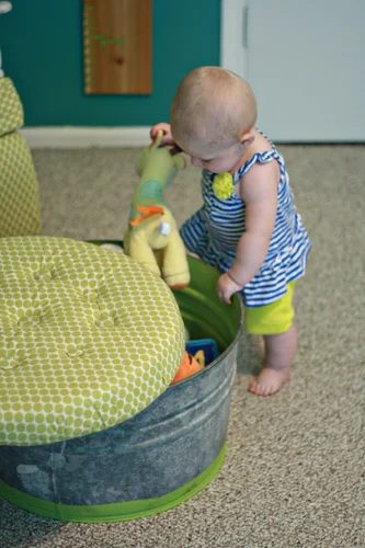 Toys are one thing that are hard to keep organized. Small pieces make it a bit of a job. If you need some inspiration try one of these 25 Fun Toy Storage options - Tipsaholic, #sto