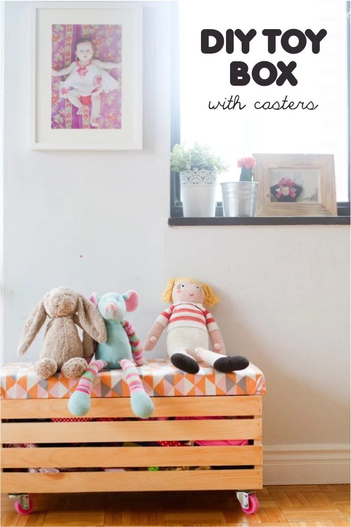 Toys are one thing that are hard to keep organized. Small pieces make it a bit of a job. If you need some inspiration try one of these 25 Fun Toy Storage options - Tipsaholic, #sto